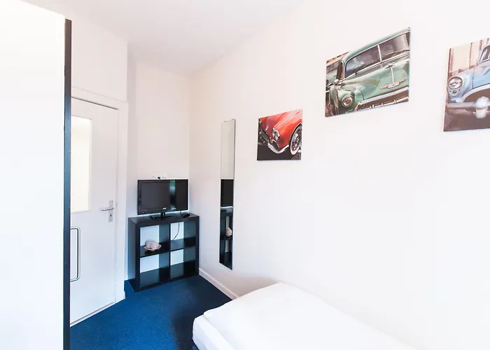 Arcade & Hotel 3*
