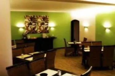 Arcade & Hotel 3*